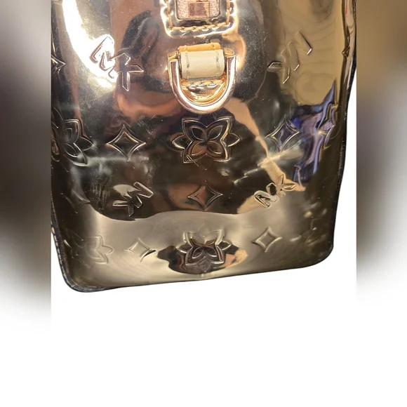 11x8x5.Michael Kors Gold Satchel Bag & wristlet. New shoulder strap. - Picture 5 of 15